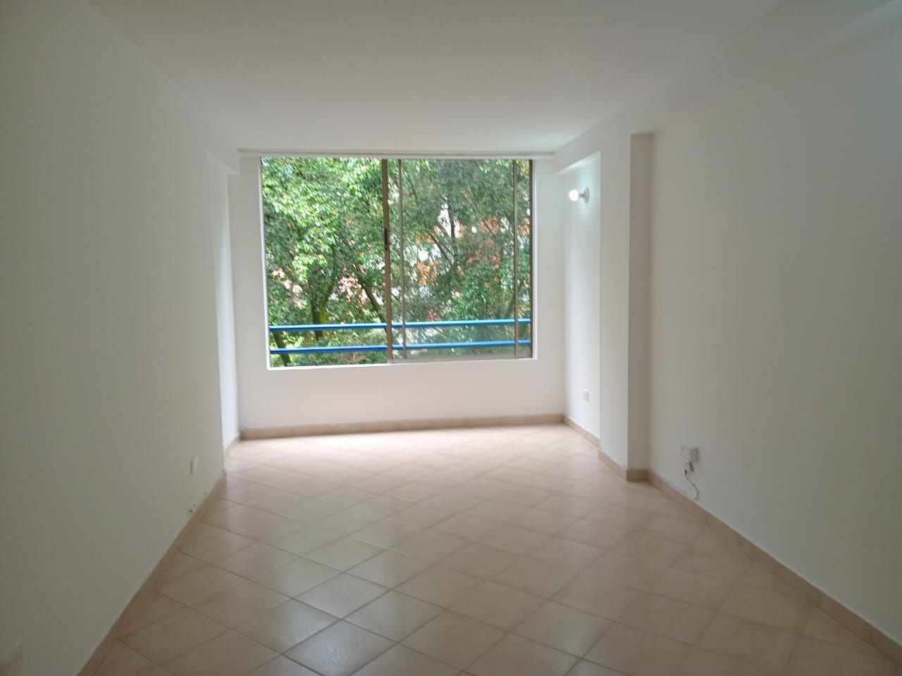 Apartamento en arriendo Antioquia Medellín El Castillo 80 m2 Habitaciones 3 Baños 2 Garajes 1 Precio $2950000