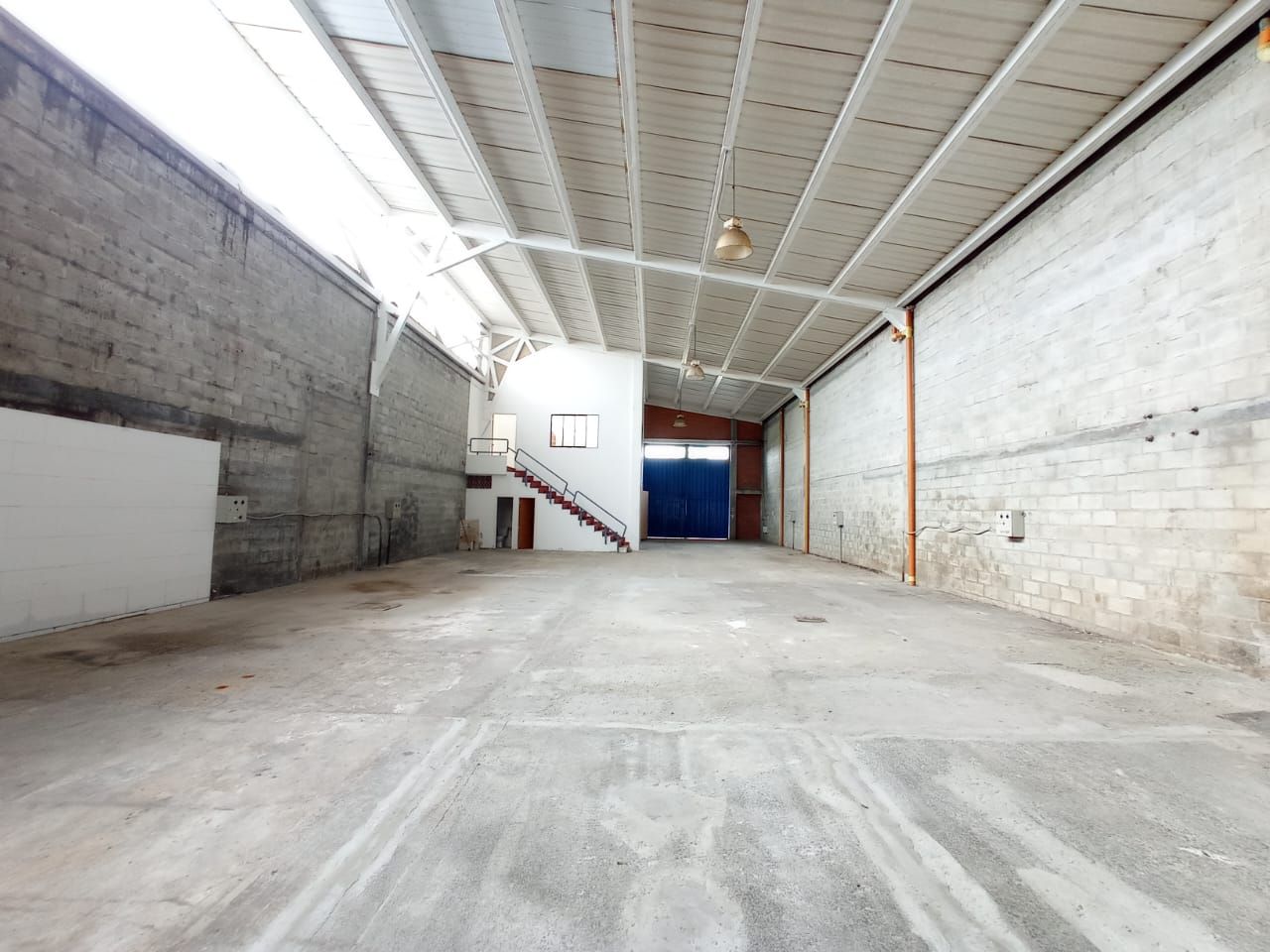 Bodega en arriendo Antioquia Rionegro Santa Ana 420 m2 Habitaciones 0 Baños 5 Garajes 2 Precio $13000000