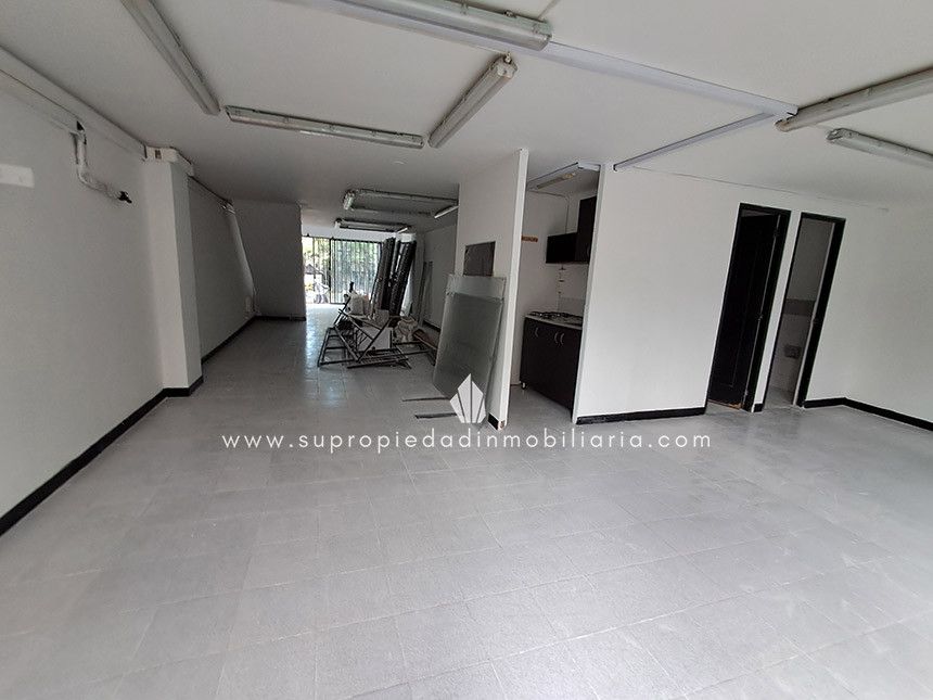 Local en arriendo Antioquia Medellín Lorena 150 m2 Habitaciones 0 Baños 2 Garajes 1 Precio $9000000