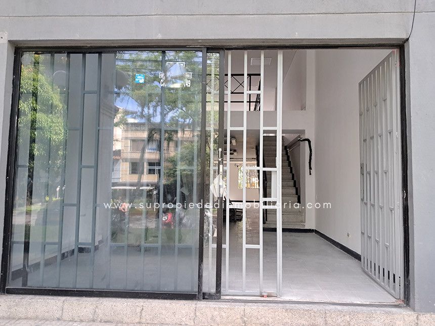 Local en arriendo Antioquia Medellín Lorena 150 m2 Habitaciones 0 Baños 2 Garajes 1 Precio $9000000