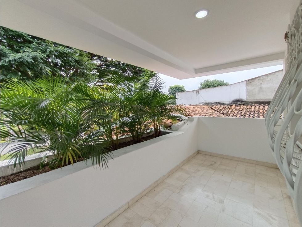 Oficina en arriendo Valle Del Cauca Cali Urbanización Ciudad Jardín 34 m2 Habitaciones 0 Baños 1 Garajes 0 Precio $2492400