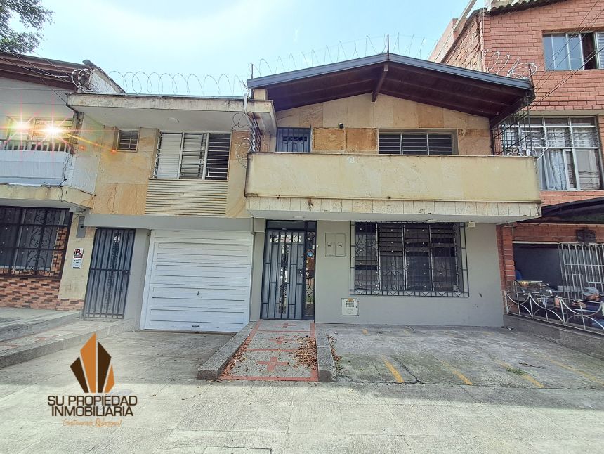 Casa en arriendo Antioquia Medellín Calasanz 550 m2 Habitaciones 12 Baños 4 Garajes 1 Precio $15500000