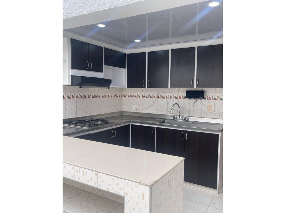 Casa en venta Cundinamarca Bogotá Ciudad Villamayor Antigua 96 m2 Habitaciones 4 Baños 2 Garajes 1 Precio $570000000