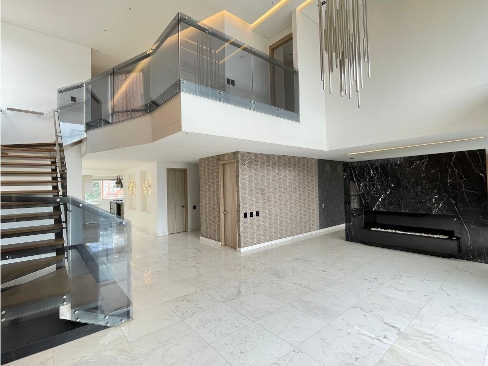 Apartamento en arriendo o venta Antioquia Medellín Los Naranjos 372 m2 Habitaciones 4 Baños 5 Garajes 4 Precio venta $3700000000 Precio arriendo $24000000