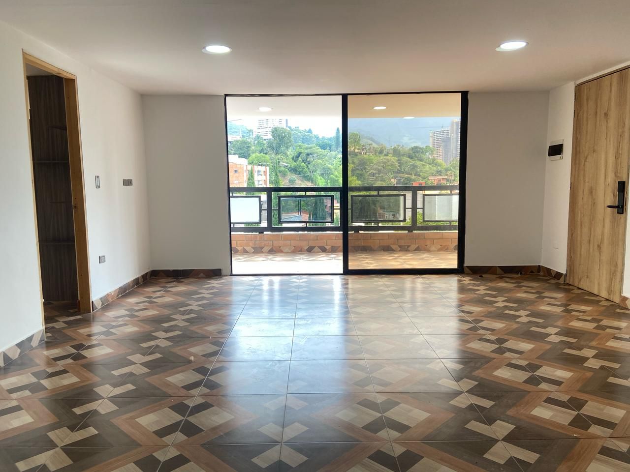 Apartamento en arriendo Antioquia Sabaneta Vereda La Doctora 120 m2 Habitaciones 3 Baños 2 Garajes 1 Precio $3150000