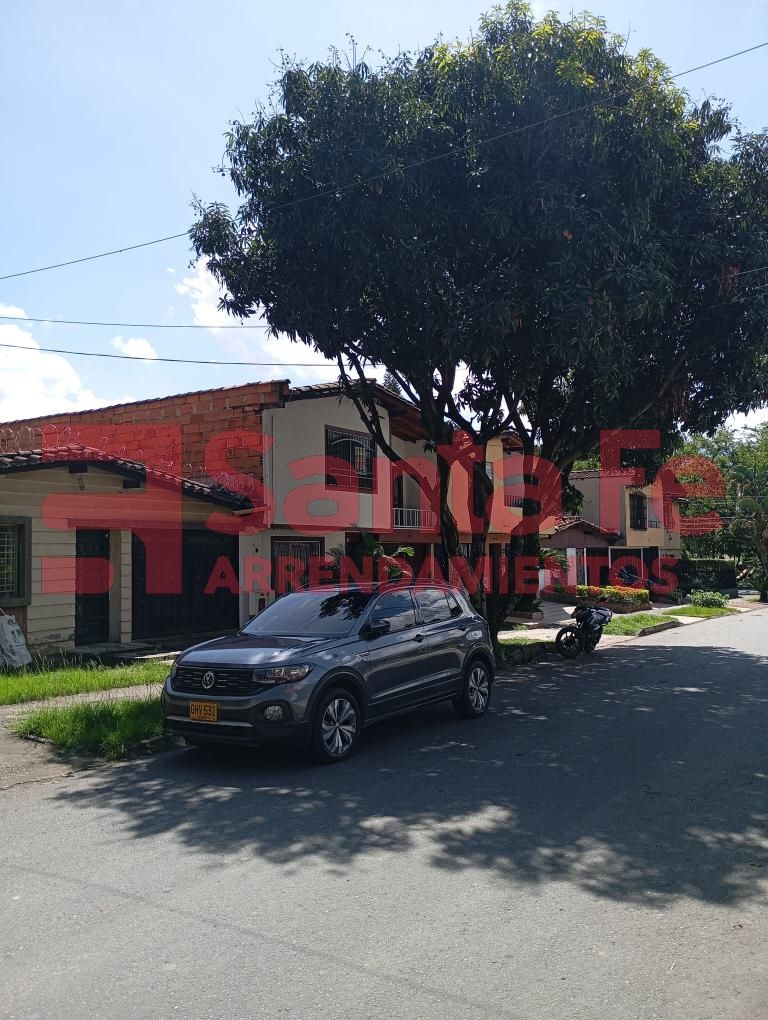 Casa en arriendo Antioquia Medellín Granada 110 m2 Habitaciones 4 Baños 2 Garajes 1 Precio $3600000