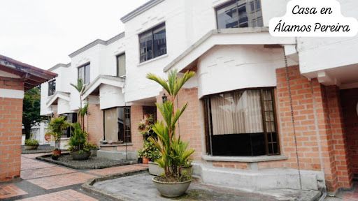 Casa en venta Risaralda Pereira Los Angeles 300 m2 Habitaciones 4 Baños 5 Garajes 2 Precio $1200000000