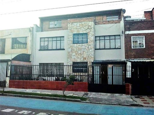 Casa en venta Cundinamarca Bogotá Baquero 235 m2 Habitaciones 7 Baños 6 Garajes 2 Precio $1000000000
