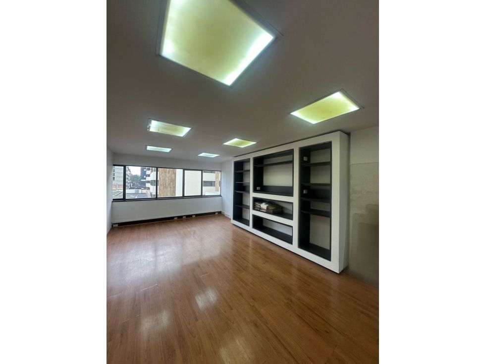 Oficina en venta Cundinamarca Bogotá Chico Norte - Edif Centro 93 56 m2 Habitaciones 0 Baños 1 Garajes 1 Precio $365000000