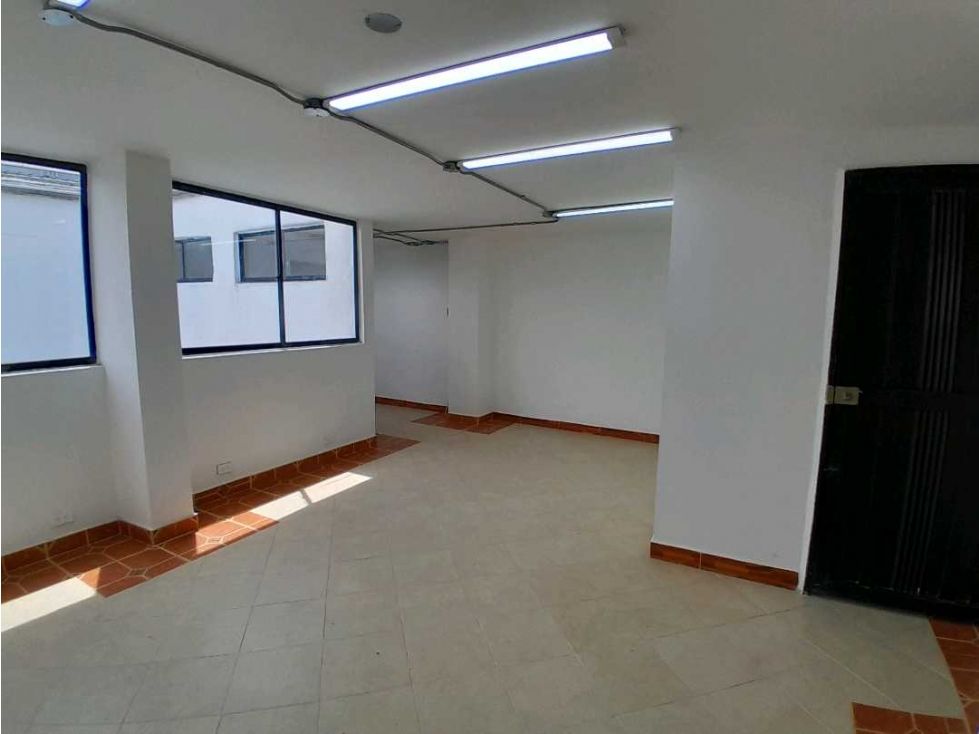 Local en arriendo Antioquia Medellín Estacion Villa 80 m2 Habitaciones 0 Baños 1 Garajes 0 Precio $2900000