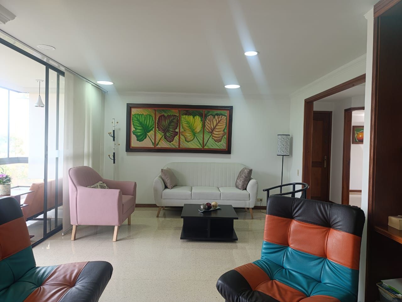 Apartamento en venta Antioquia Medellín Los Naranjos 160 m2 Habitaciones 3 Baños 4 Garajes 2 Precio $1290000000
