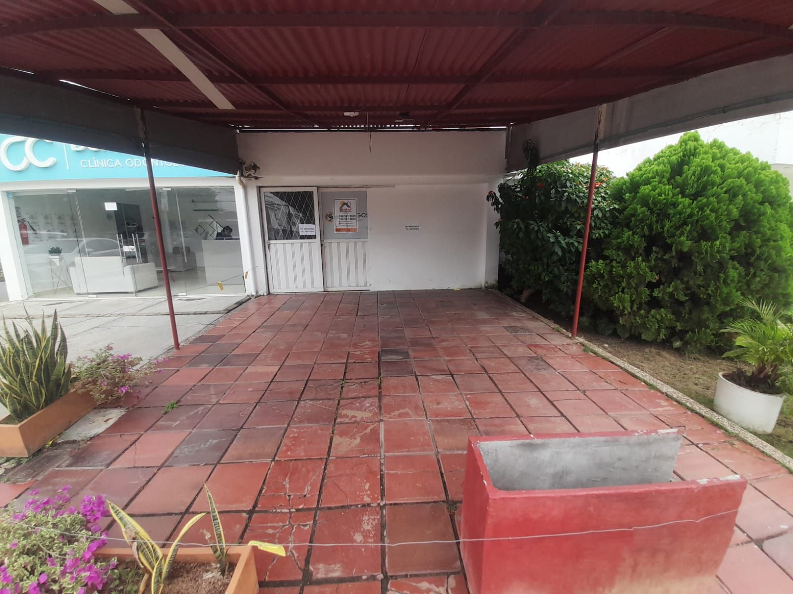 Local Comercial en arriendo Córdoba Montería Los Alcázares 35 m2 Habitaciones 0 Baños 1 Garajes 0 Precio $1400000