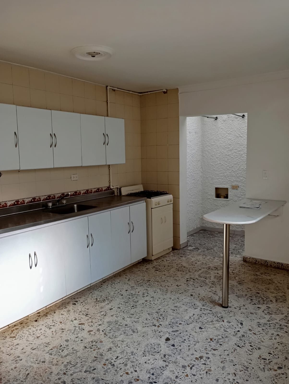 Apartamento en arriendo Antioquia Medellín Los Colores 47 m2 Habitaciones 2 Baños 1 Garajes 0 Precio $1900000