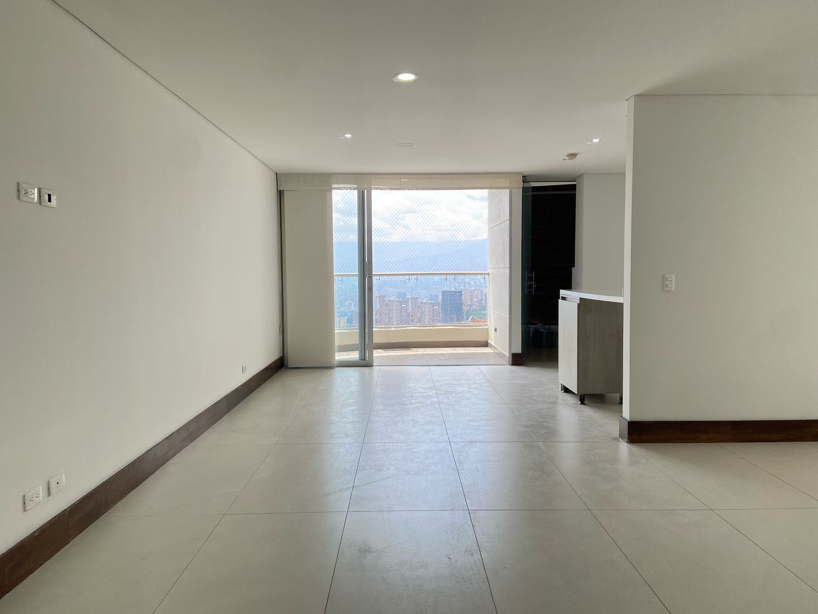Apartamento en arriendo Antioquia Sabaneta Holanda 100 m2 Habitaciones 2 Baños 3 Garajes 1 Precio $3350000