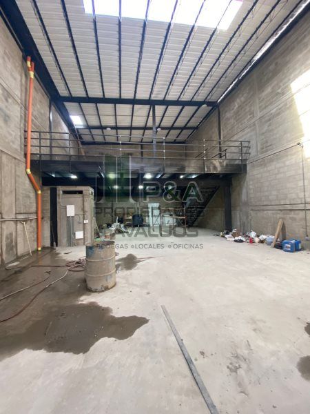 Bodega en arriendo Antioquia Medellín Guayaquil 490 m2 Habitaciones 0 Baños 2 Garajes 0 Precio $22000000