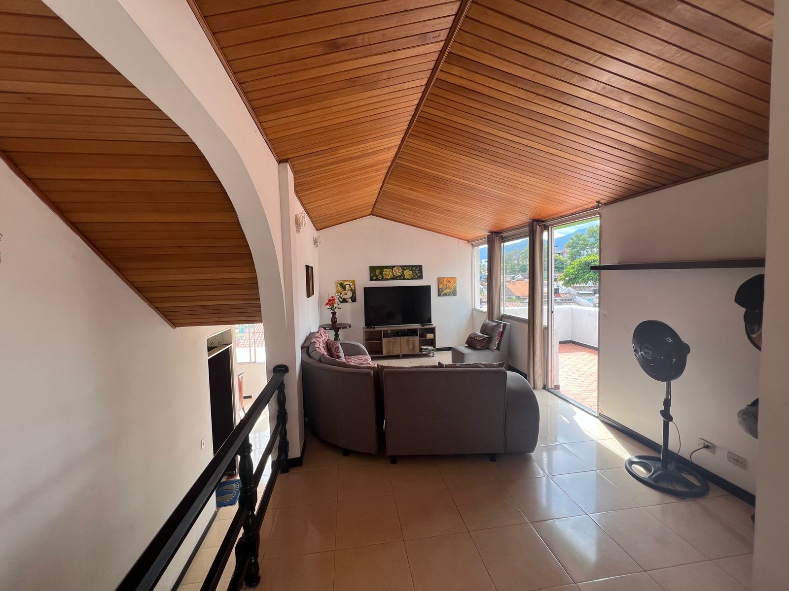 Apartamento en arriendo o venta Tolima Ibagué Piedra Pintada 284 m2 Habitaciones 5 Baños 4 Garajes 1 Precio venta $500000000 Precio arriendo $4000000