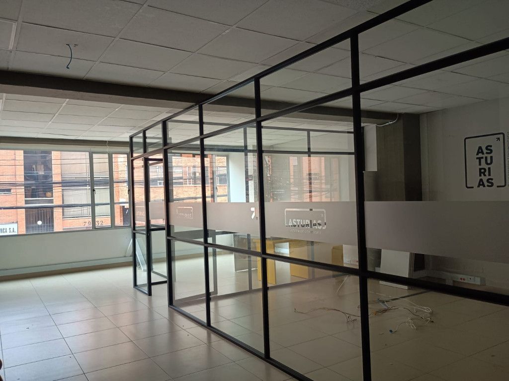 Oficina en arriendo Cundinamarca Bogotá Lago Gaitan 100 m2 Habitaciones 0 Baños 1 Garajes 1 Precio $4500000