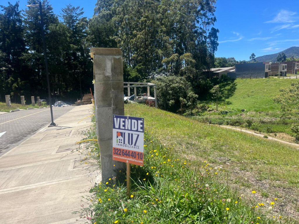 Lote en venta Antioquia Rionegro Cuatro Esquinas 120 m2 Habitaciones 0 Baños 0 Garajes 0 Precio $295000000