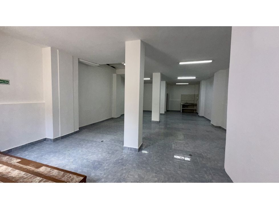 Local en arriendo Risaralda Pereira Sector Lago Uribe 120 m2 Habitaciones 0 Baños 2 Garajes 0 Precio $2000000