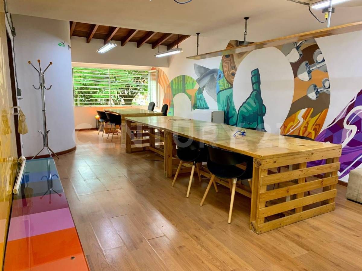 Local en arriendo Antioquia Medellín Rosales 291 m2 Habitaciones 0 Baños 3 Garajes 0 Precio $9000000