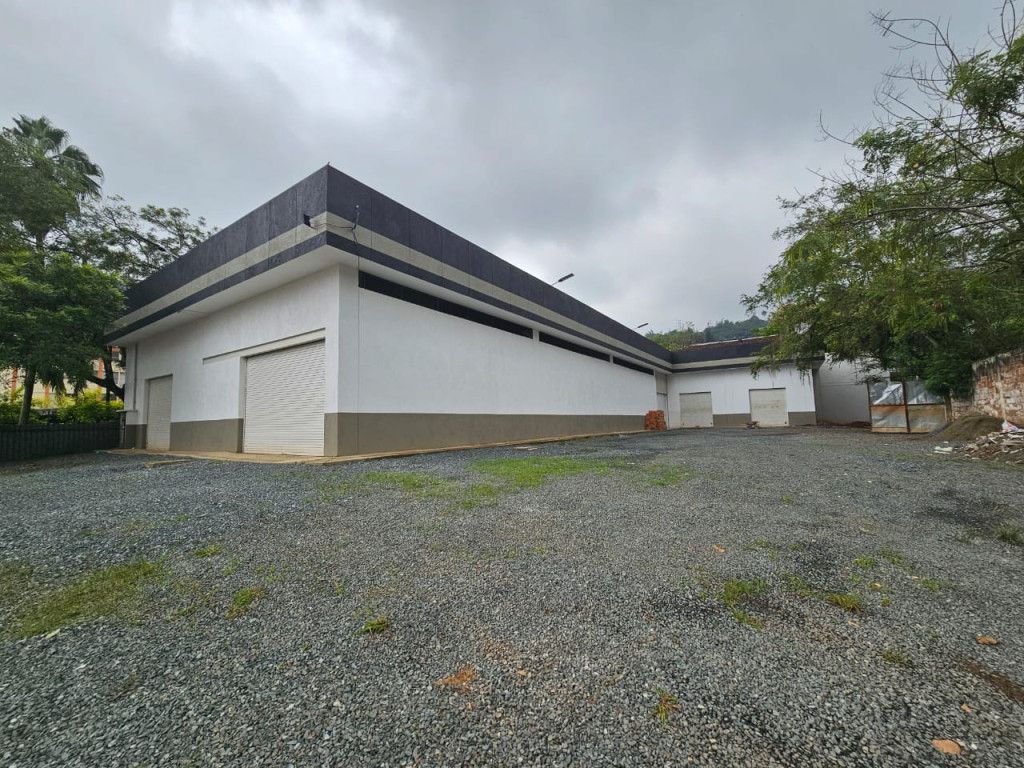 Bodega en arriendo Valle Del Cauca Cali Sector La Luisa Bella Suiza 585 m2 Habitaciones 0 Baños 1 Garajes 40 Precio $26325000