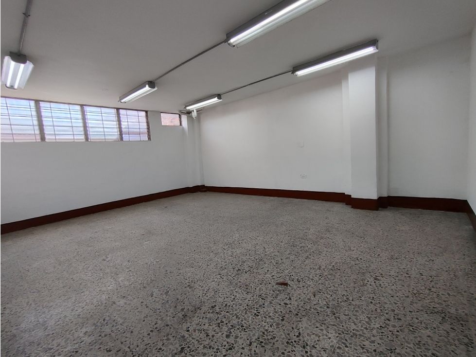 Local en arriendo Antioquia Envigado Zona Centro 130 m2 Habitaciones 0 Baños 1 Garajes 0 Precio $7000000