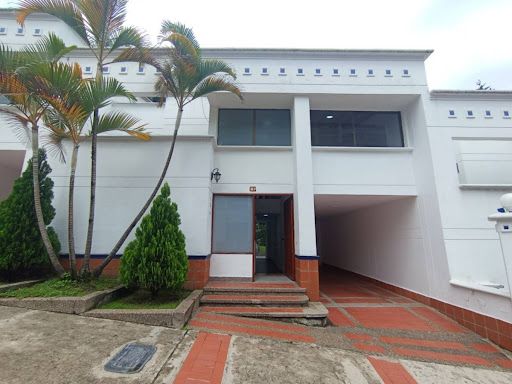 Casa en arriendo Antioquia Medellín San Lucas 200 m2 Habitaciones 3 Baños 4 Garajes 2 Precio $9900000