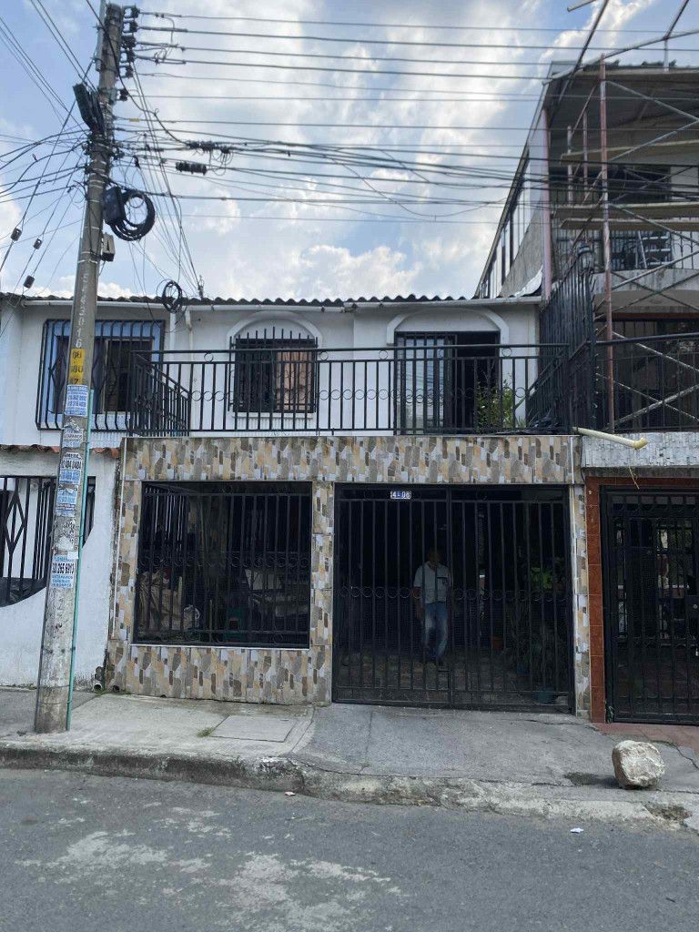 Casa en venta Valle Del Cauca Cali Jorge Eliecer Gaitán 105 m2 Habitaciones 3 Baños 2 Garajes 1 Precio $300000000