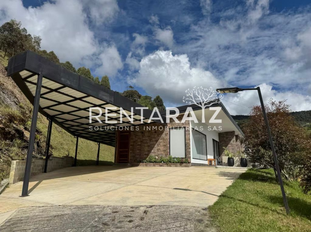 Casa en venta Antioquia Envigado Envigado 250 m2 Habitaciones 4 Baños 5 Garajes 4 Precio $1530000000