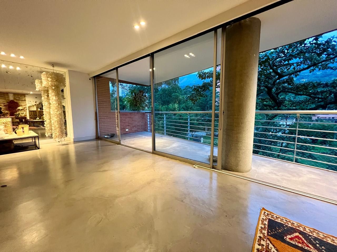 Apartamento en arriendo Antioquia Medellín San Lucas 150 m2 Habitaciones 2 Baños 2 Garajes 2 Precio $8000000