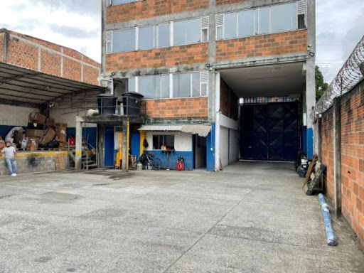 Bodega en arriendo Risaralda Dosquebradas Br La Badea 320 m2 Habitaciones 0 Baños 2 Garajes 3 Precio $12000000