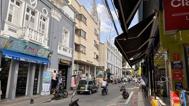 Edificio en venta Valle Del Cauca Palmira Trinidad 1689 m2 Habitaciones 19 Baños 10 Garajes 0 Precio $2240000000