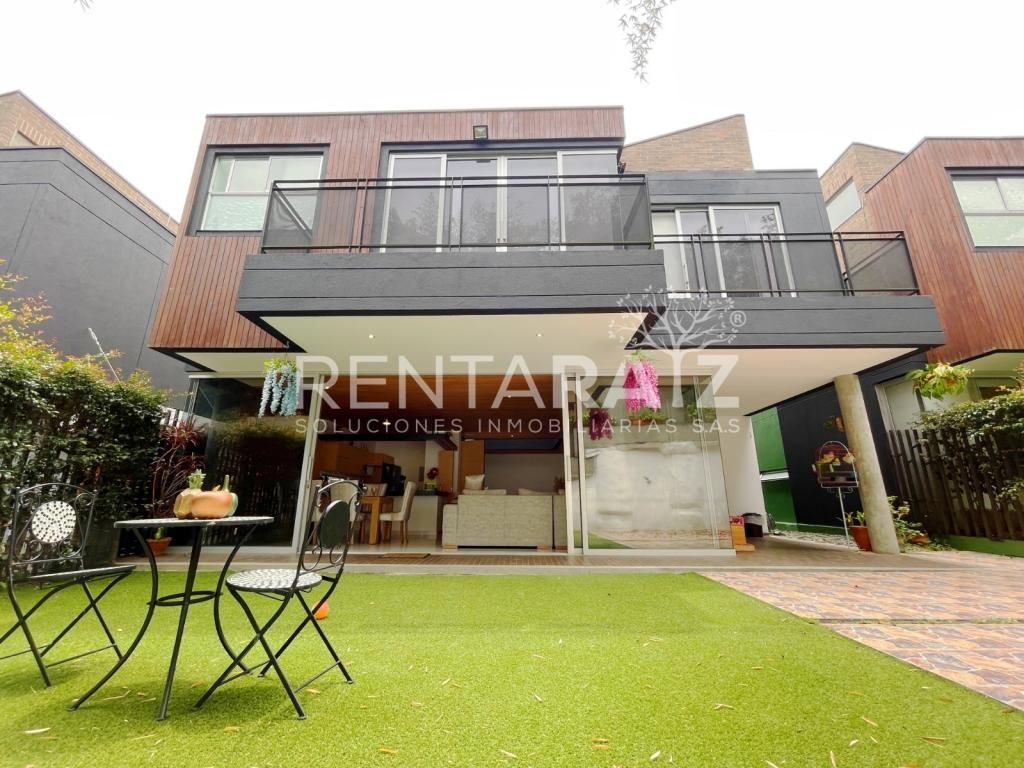 Casa en venta Antioquia Envigado Loma Del Atravesado 345 m2 Habitaciones 4 Baños 4 Garajes 3 Precio $2050000000