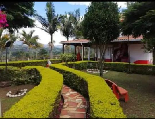 Finca en venta Cauca Popayán Cadillal 200 m2 Habitaciones 5 Baños 2 Garajes 4 Precio $580000000