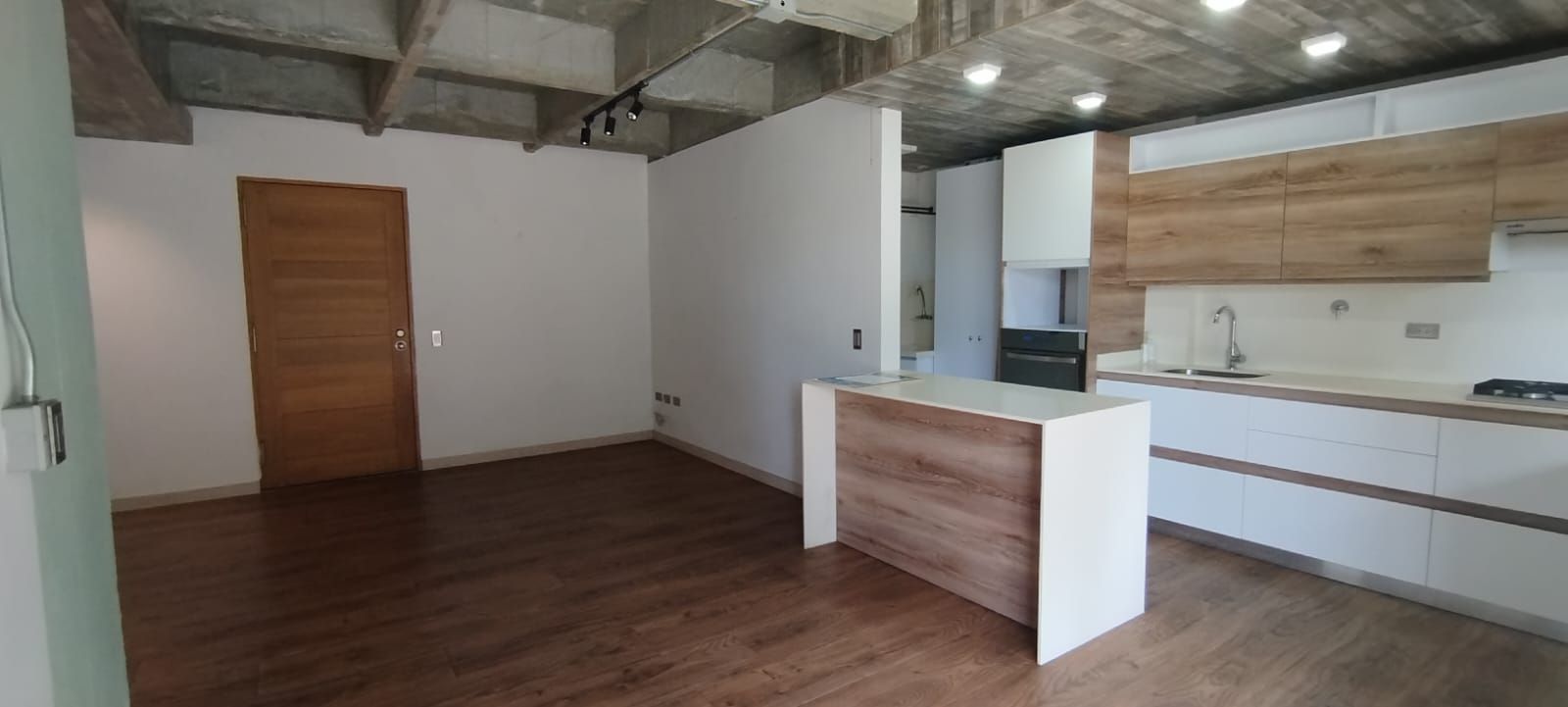 Apartamento en arriendo o venta Antioquia La Ceja Centro 108 m2 Habitaciones 3 Baños 1 Garajes 1 Precio venta $590000000 Precio arriendo $2800000