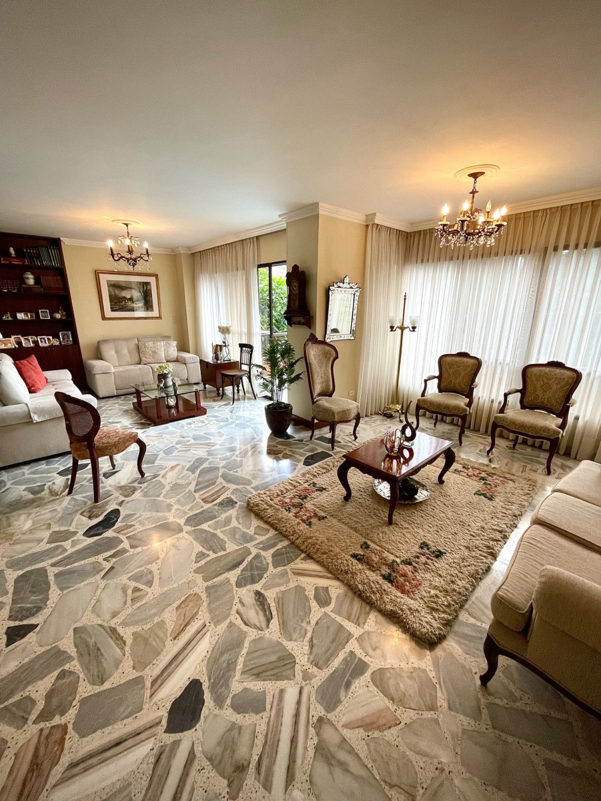 Apartamento en venta Valle Del Cauca Cali Arboledas 186 m2 Habitaciones 4 Baños 3 Garajes 2 Precio $850000000