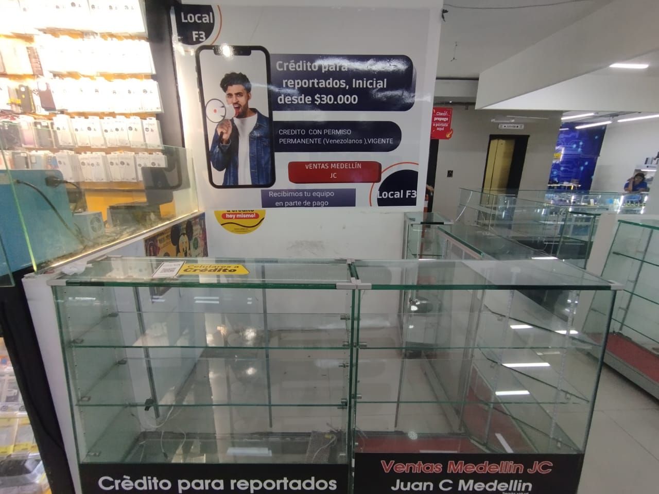 Local en arriendo Antioquia Medellín La Candelaria 8 m2 Habitaciones 0 Baños 0 Garajes 0 Precio $1800000