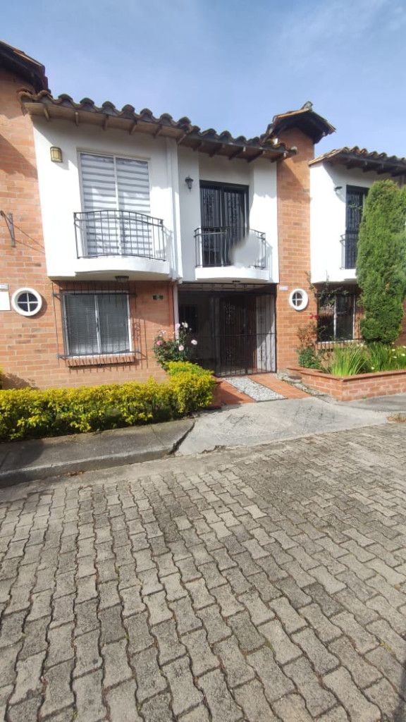 Casa en venta Antioquia La Ceja Centro 120 m2 Habitaciones 3 Baños 2 Garajes 1 Precio $460000000