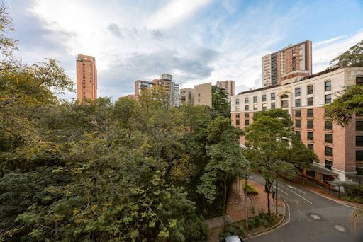 Apartamento en arriendo Antioquia Medellín El Poblado 77 m2 Habitaciones 2 Baños 2 Garajes 2 Precio $6300000