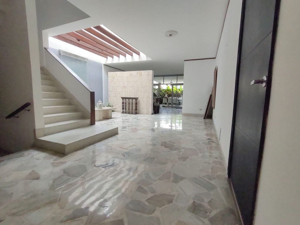 Casa en venta Valle Del Cauca Cali Prados Del Norte 393 m2 Habitaciones 3 Baños 4 Garajes 2 Precio $900000000