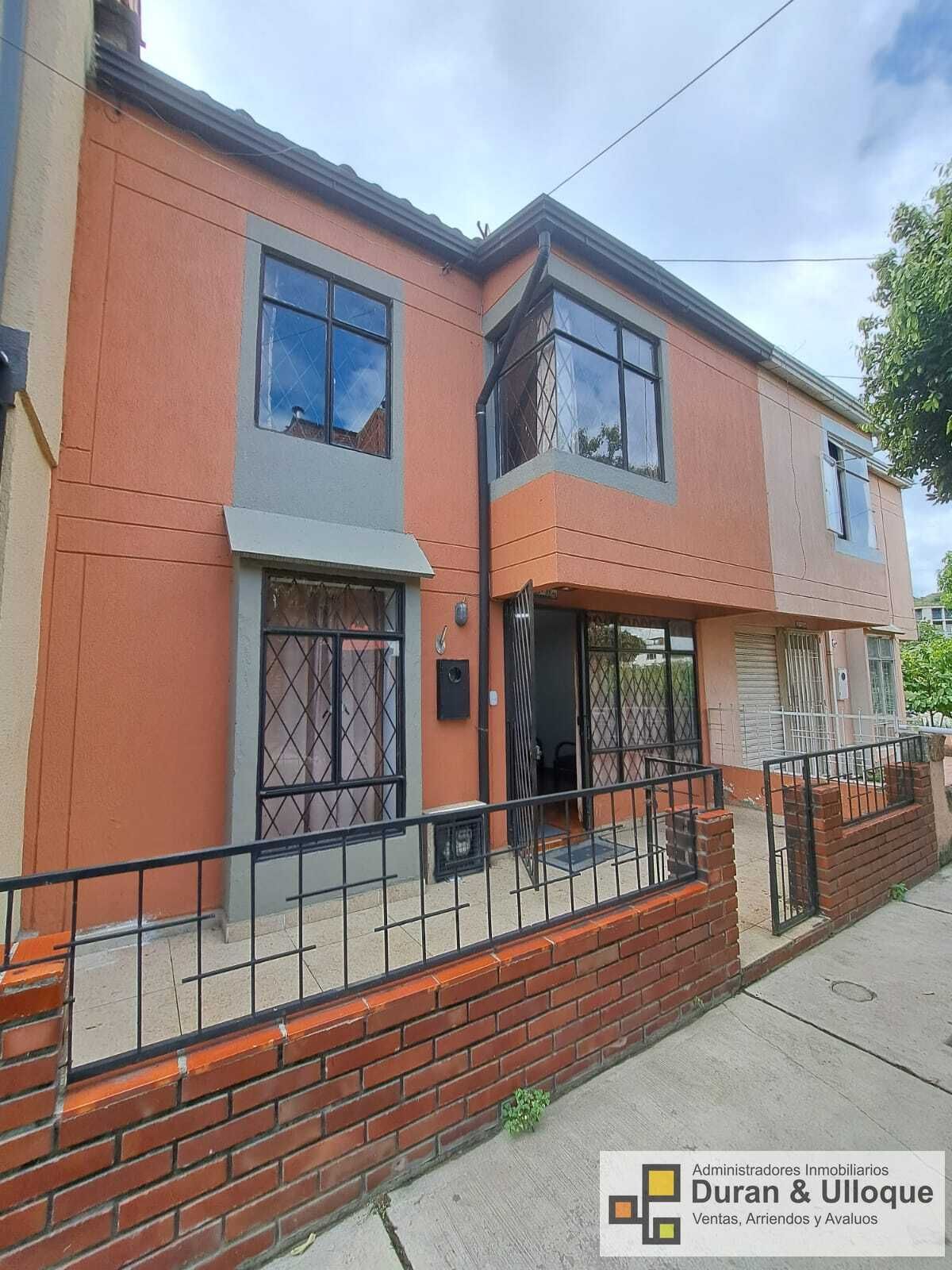 Casa en venta Santander Girón Casa Linda 70 m2 Habitaciones 3 Baños 2 Garajes 1 Precio $270000000