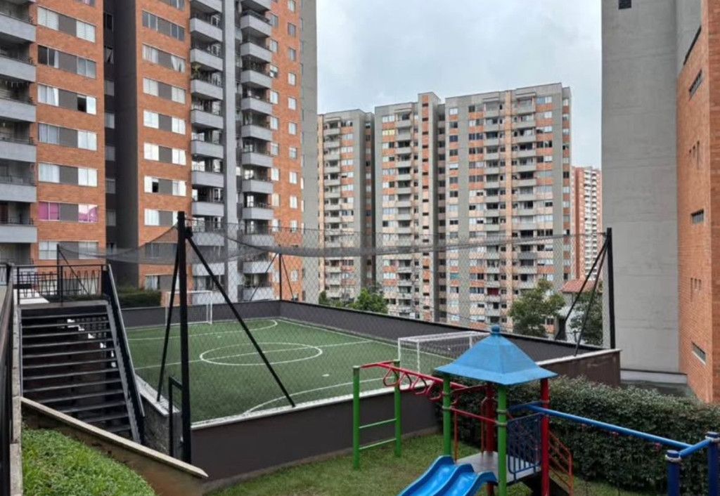 Apartamento en arriendo Antioquia Itagüí Vereda El Porvenir 72 m2 Habitaciones 3 Baños 2 Garajes 1 Precio $2400000