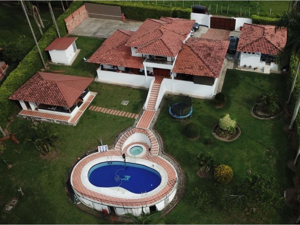 Casa Campestre en venta Risaralda Pereira Pereira 750 m2 Habitaciones 6 Baños 7 Garajes 5 Precio $2500000000