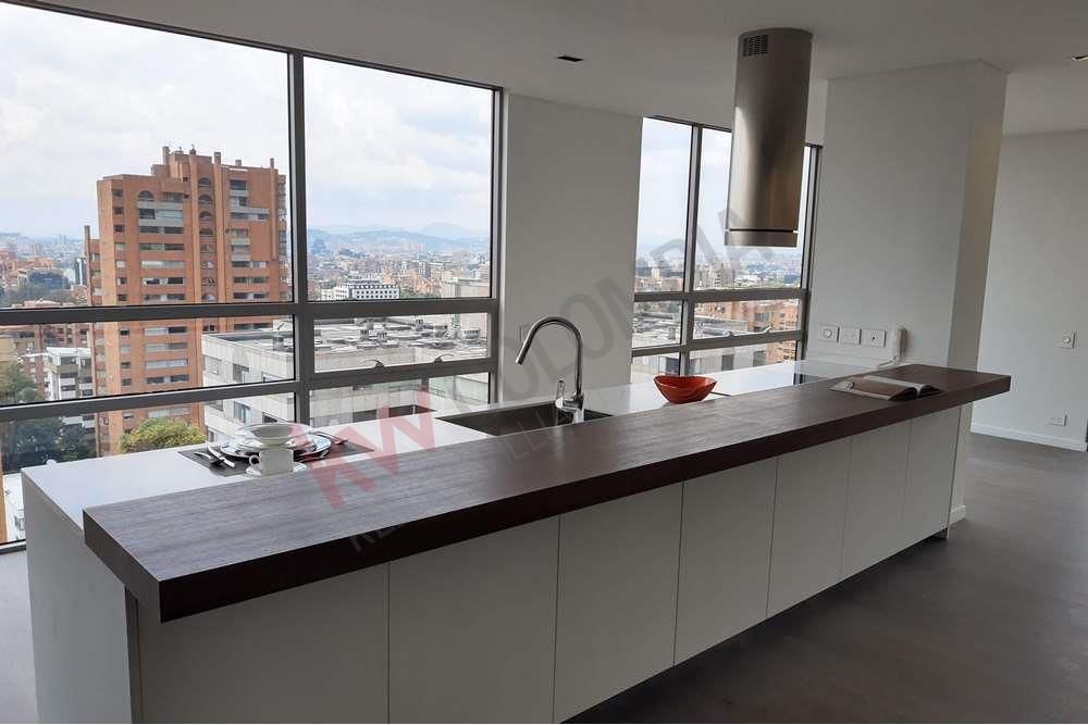 Apartamento en arriendo Cundinamarca Bogotá La Cabrera 258 m2 Habitaciones 3 Baños 5 Garajes 3 Precio $26788000