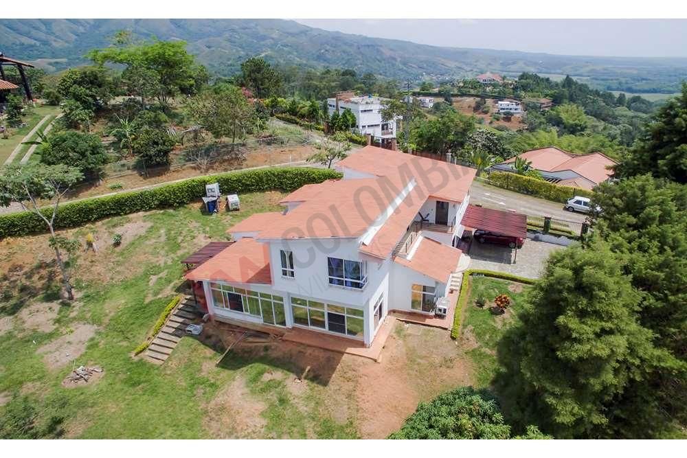 Casa en venta Valle Del Cauca Jamundí Jamundí 370 m2 Habitaciones 4 Baños 5 Garajes 2 Precio $980000000