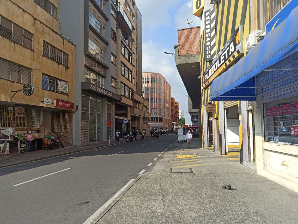 Local en arriendo Valle Del Cauca Cali San Pedro 40 m2 Habitaciones 0 Baños 1 Garajes 0 Precio $3300000