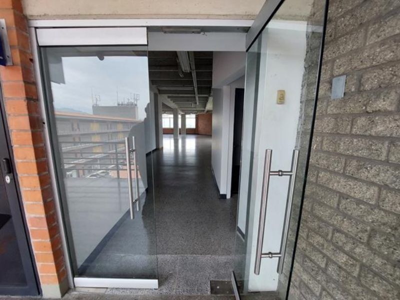 Local en arriendo Antioquia Medellín Cristo Rey 466 m2 Habitaciones 0 Baños 4 Garajes 6 Precio $37982800