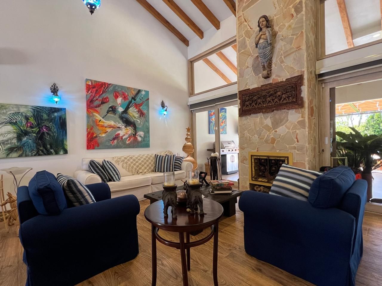 Casa en arriendo o venta Antioquia Rionegro Ub Pietra Santa Et Iv 2150 m2 Habitaciones 4 Baños 5 Garajes 2 Precio venta $3550000000 Precio arriendo $18700000