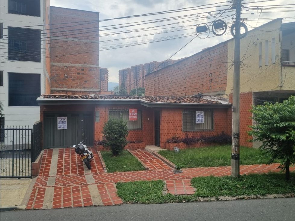 Casa en arriendo Antioquia Medellín Calasanz Parte Alta 140 m2 Habitaciones 4 Baños 3 Garajes 1 Precio $4200000