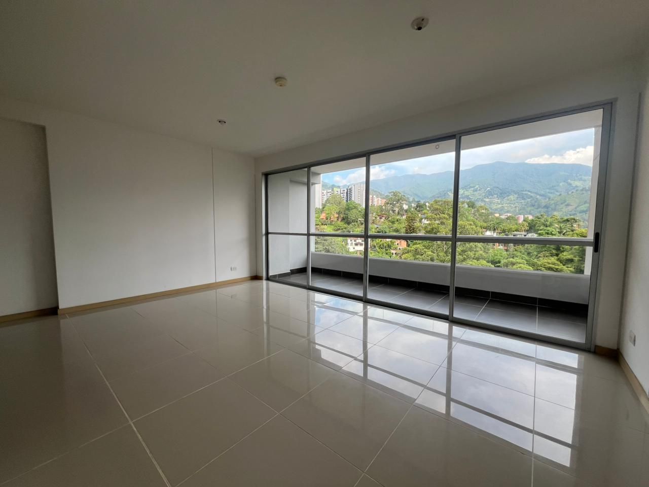 Apartamento en venta Antioquia Envigado Alqueria De San Isidro 133 m2 Habitaciones 3 Baños 4 Garajes 2 Precio $1030000000